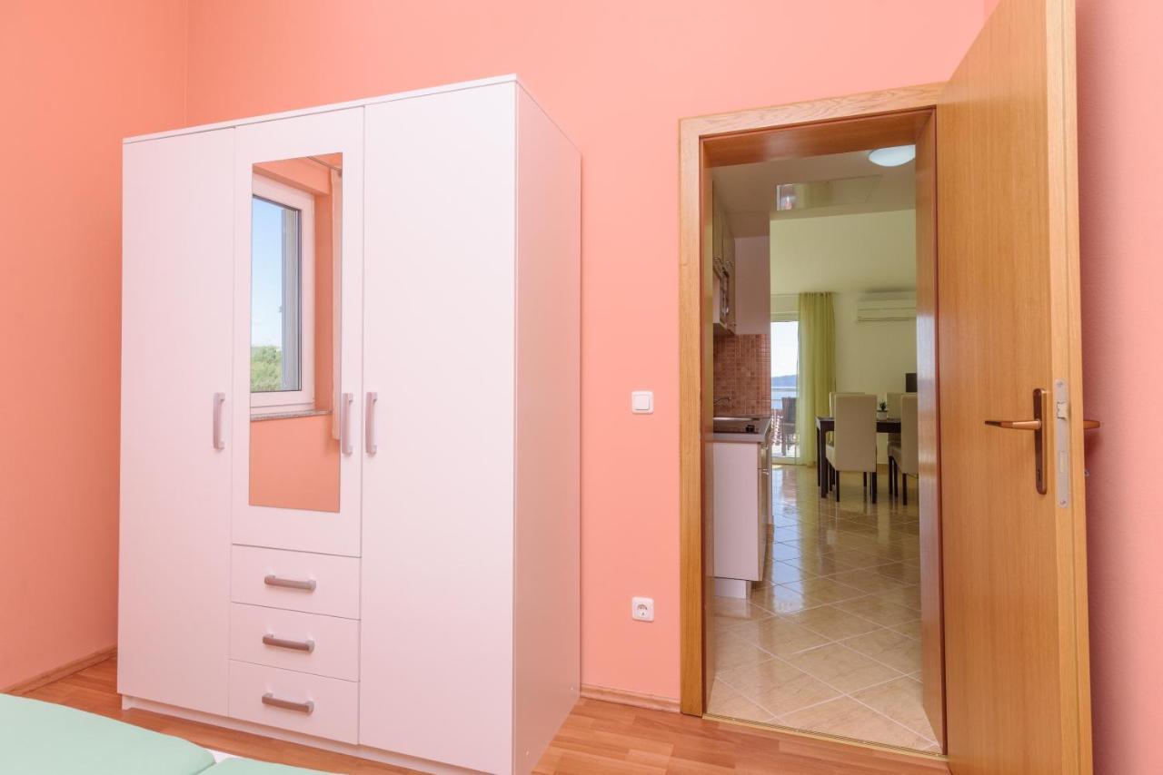 Apartmani Emil Trogir Kültér fotó