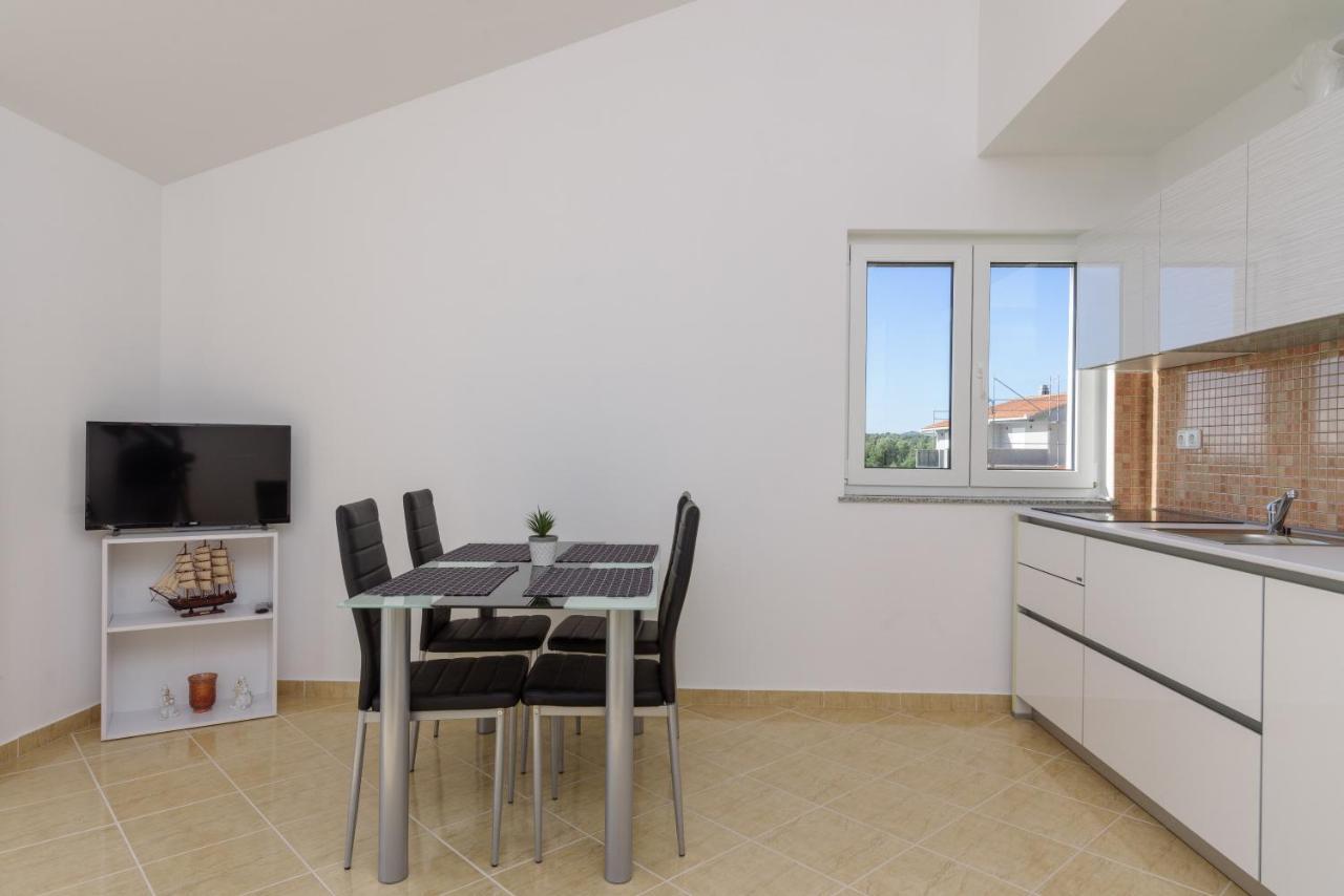 Apartmani Emil Trogir Kültér fotó