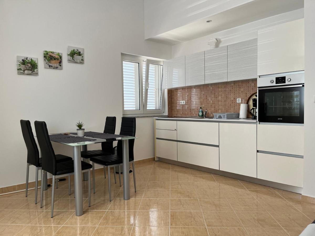 Apartmani Emil Trogir Kültér fotó